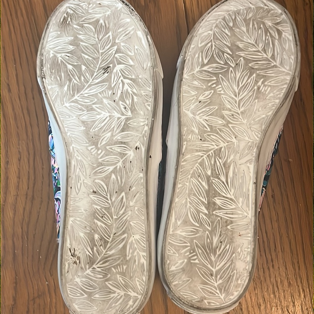 GUC Lilly Pulitzer Julie sneaker 9 - Picture 3 of 3